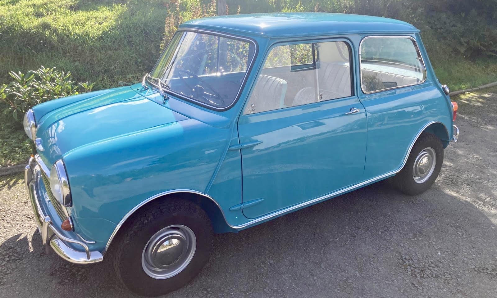 1961 Morris Mini Deluxe<br><span class="ar-paddock-price"><span class="woocommerce-Price-amount amount"><span class="woocommerce-Price-currencySymbol">&pound;</span>41,990.00</span></span>